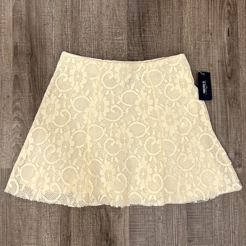 Short Cream Lace Skirt